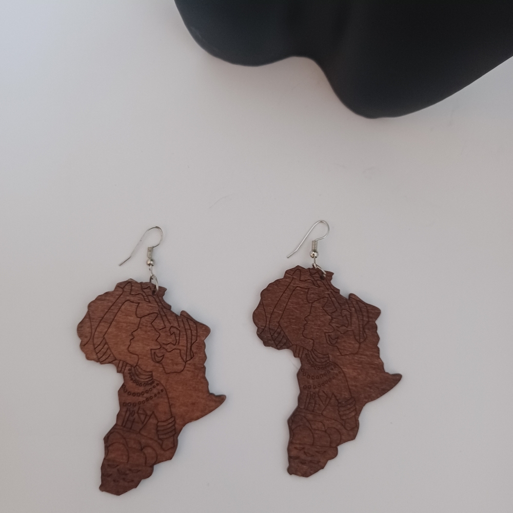 Earrings - Picture 2 of 2